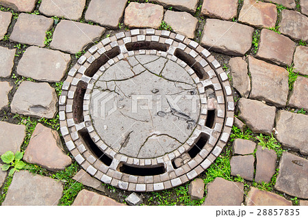 Old sewerage hatchway 28857835