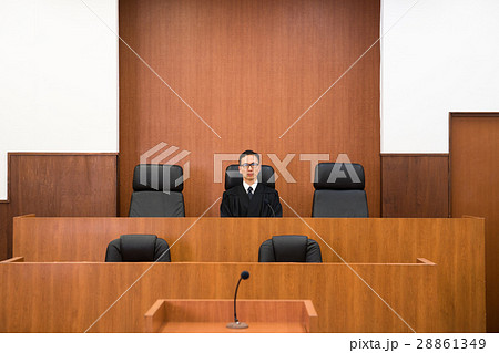 裁判官 28861349