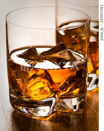 Whisky on the rocks 28862081