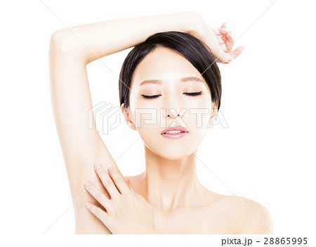 closeup beautiful young smiling  woman  face 28865995