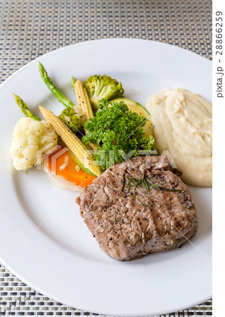 grilled fillet steak 28866259