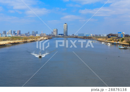 鹿浜橋より青空が広がる川口元郷の住宅街を臨む 鹿浜橋より青空が広がる川口元郷の住宅街を臨む 28876138