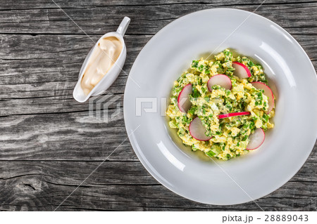 Spring onion, eggs, radish salad, close up Spring onion, eggs, radish salad, close up 28889043