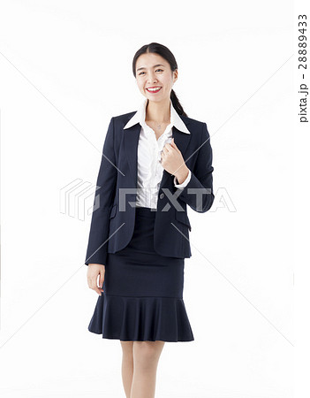 スーツ姿の女性ポートレート 28889433