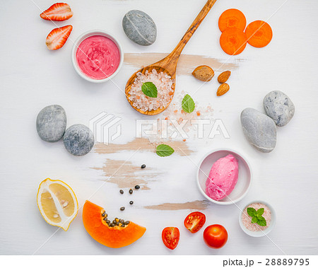 Homemade skin care and body scrubs. 28889795