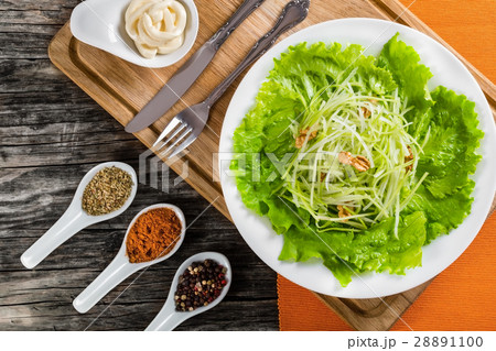 Waldorf Salad with walnuts, green apple and celery 28891100