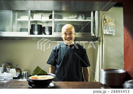 ラーメン店の店主 ラーメン店の店主 28893453
