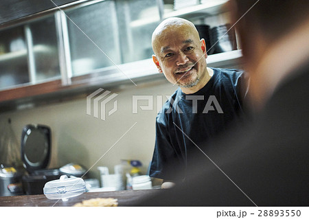 ラーメン店の店主 ラーメン店の店主 28893550