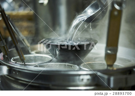 ラーメンを作る 28893700