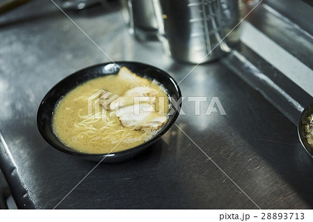 ラーメン ラーメン 28893713