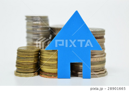 House model and stacks of coins 28901665