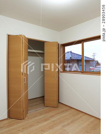 モデルハウスの2階洋室（子供部屋） 28903456
