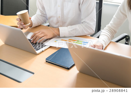 ビジネスシーン 28908841