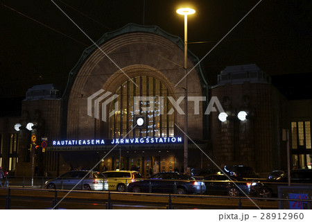 building of railway station in Helsinki at night 28912960