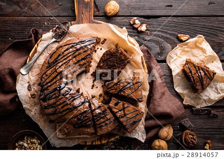 Chocolate brownie cake, dessert with nuts Chocolate brownie cake, dessert with nuts 28914057