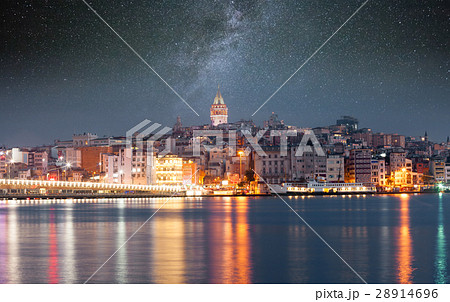 Nighte cityscape with Galata Tower over the Golden 28914696