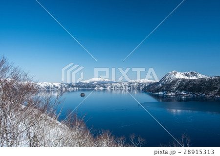 冬の摩周湖 (弟子屈町) 冬の摩周湖 (弟子屈町) 28915313