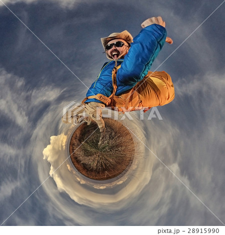 Traveller unusual man extreme horizon landscape Traveller unusual man extreme horizon landscape 28915990