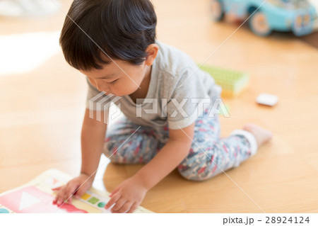 3 years old 28924124