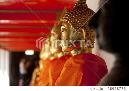 Golden Buddha Statue, Wat Pho, Thailand Golden Buddha Statue, Wat Pho, Thailand 28928776