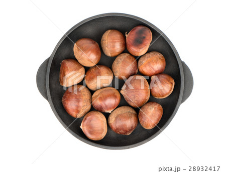 Fresh chestnuts in pan 28932417
