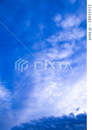 3月の空と雲（縦） 28933413