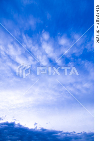 3月の空と雲（縦） 28933416