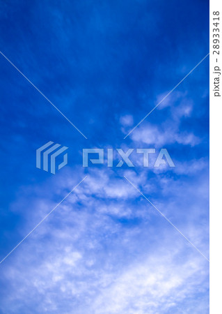 3月の空と雲（縦） 28933418