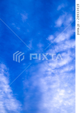 3月の空と雲（縦） 28933419