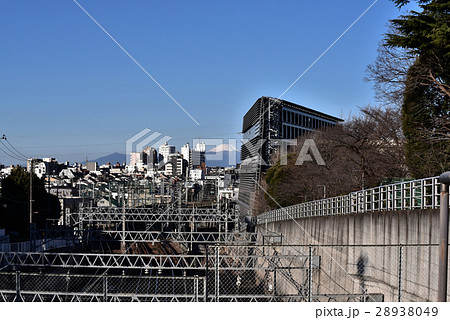 大岡山駅付近より富士山冬の朝景 28938049