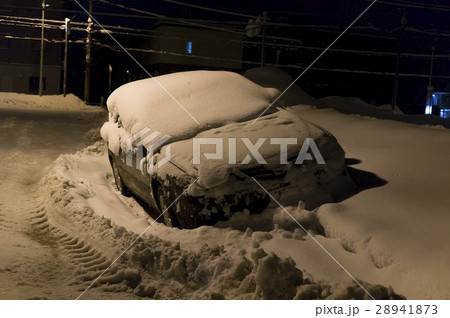 埋まる車 28941873