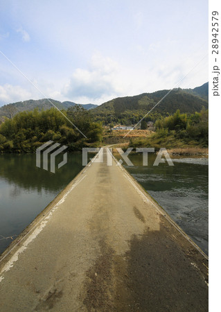 高知県四万十市 金刀比羅沈下橋 高知県四万十市 金刀比羅沈下橋 28942579