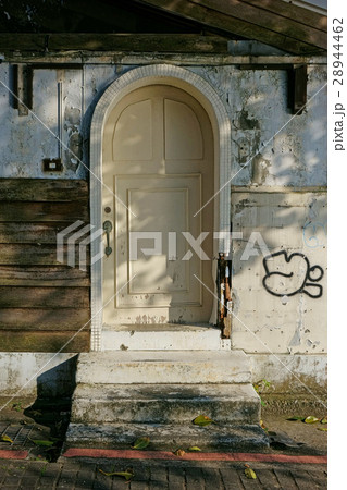 Vintage and mottled old house Vintage and mottled old house 28944462