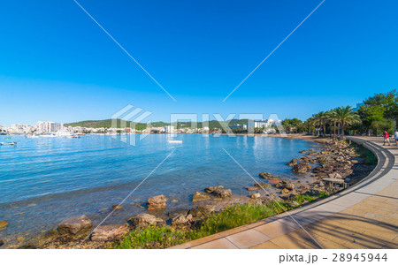 Main beach walkway in Sant Antoni De Portmany. 28945944