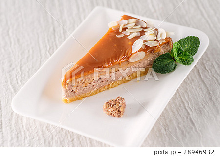 caramel or toffee gluten free cake with almond pie 28946932