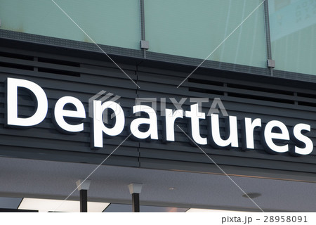 Departures　空港出発 28958091