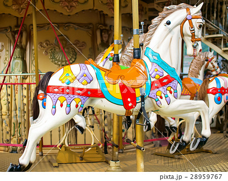 メリーゴーランド 回転木馬 メリーゴーラウンドの写真素材 [28959767 