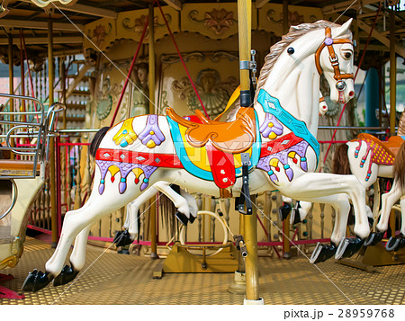 メリーゴーランド 回転木馬 メリーゴーラウンド 28959768
