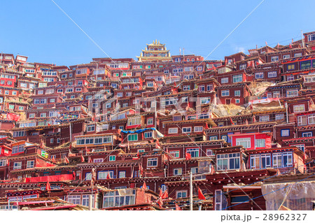 Red monastery and home at Larung gar Red monastery and home at Larung gar 28962327