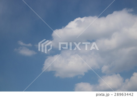 晴れた日の空 28963442