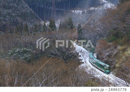 雪を走るゆふいんの森号 雪を走るゆふいんの森号 28963776