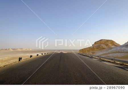エジプト　白砂漠までの道 28967090