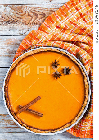 delicious round bright orange homemade pumpkin pie delicious round bright orange homemade pumpkin pie 28968146