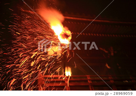 修二会　お松明 28969059