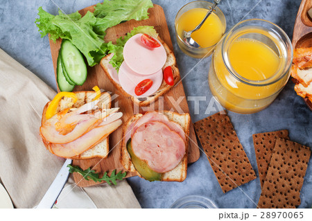 Toast with meat, chicken, sausage from above 28970065