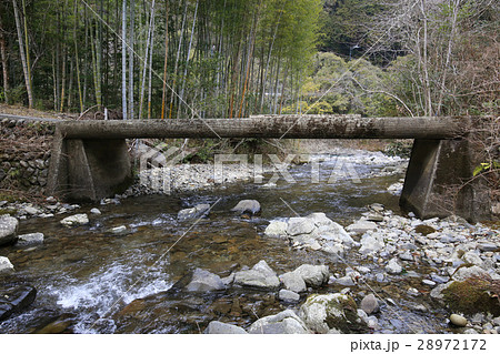 高知県四万十市 小津賀沈下橋(小津賀川) 高知県四万十市 小津賀沈下橋(小津賀川) 28972172
