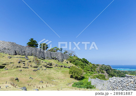 沖縄_海の見える今帰仁城 沖縄_海の見える今帰仁城 28981887