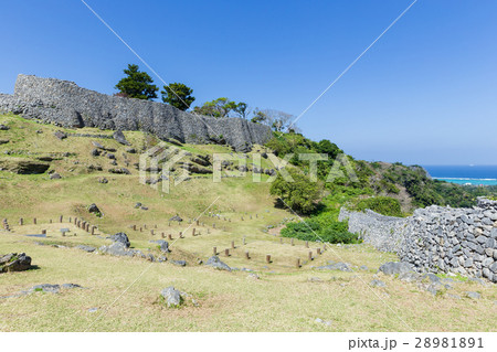 沖縄_海の見える今帰仁城 沖縄_海の見える今帰仁城 28981891