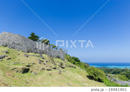 沖縄_海の見える今帰仁城 沖縄_海の見える今帰仁城 28981901