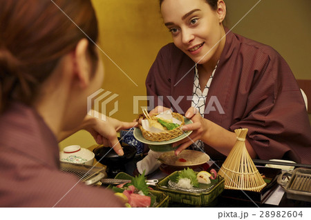 旅館のコース料理 28982604